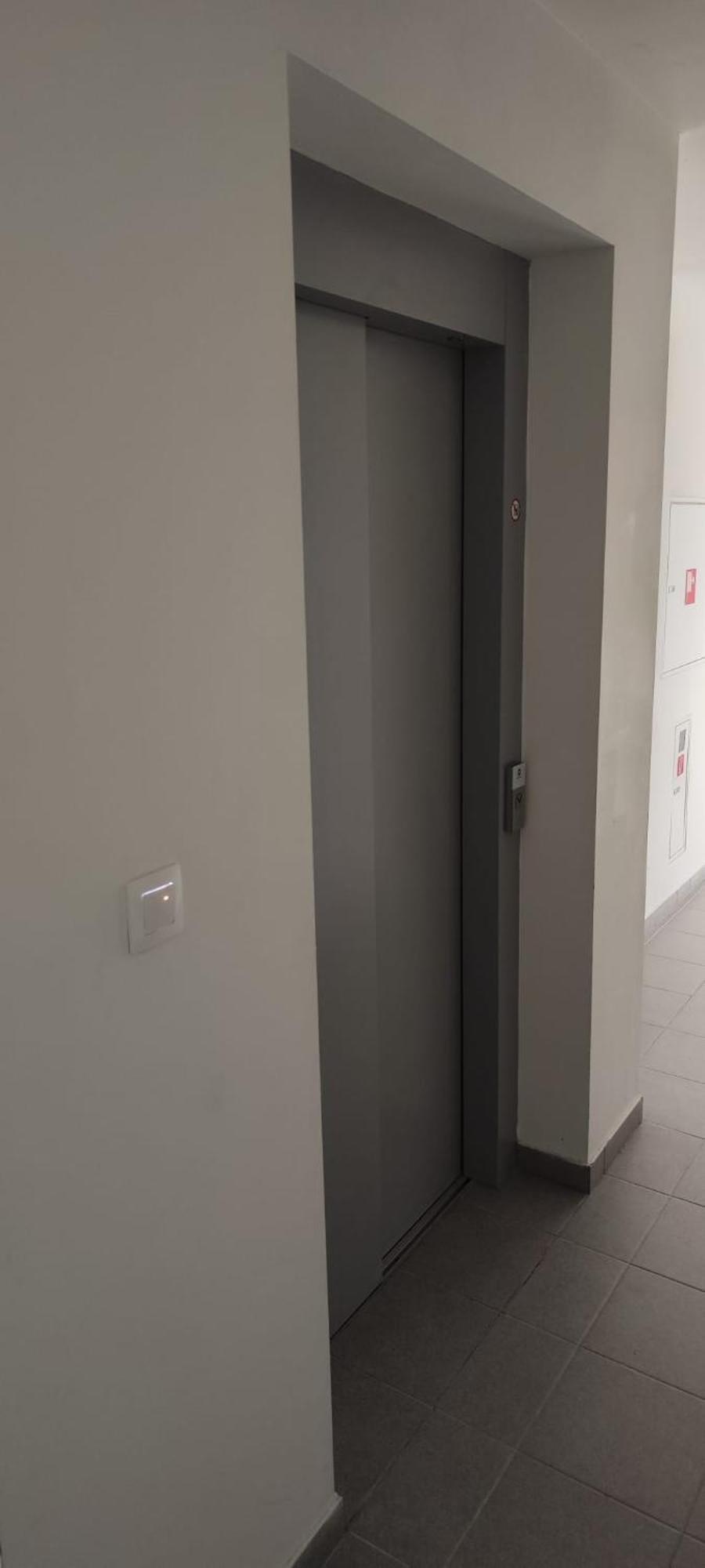 New Apartment With Free Garage Parking Near The Airport Bratislava Exteriér fotografie