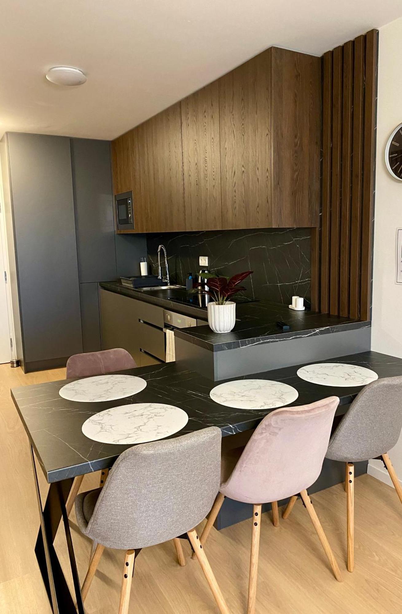 New Apartment With Free Garage Parking Near The Airport Bratislava Exteriér fotografie