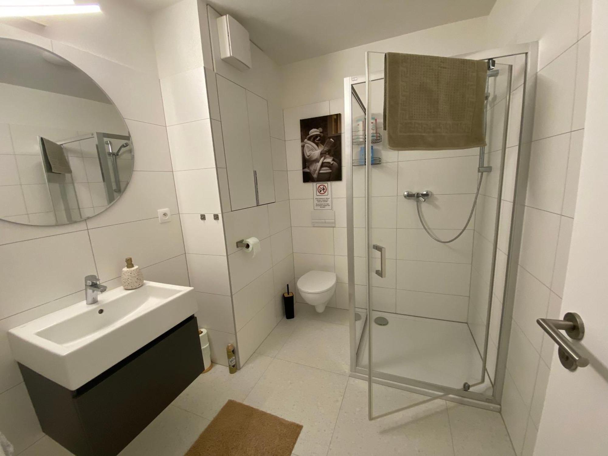 New Apartment With Free Garage Parking Near The Airport Bratislava Exteriér fotografie